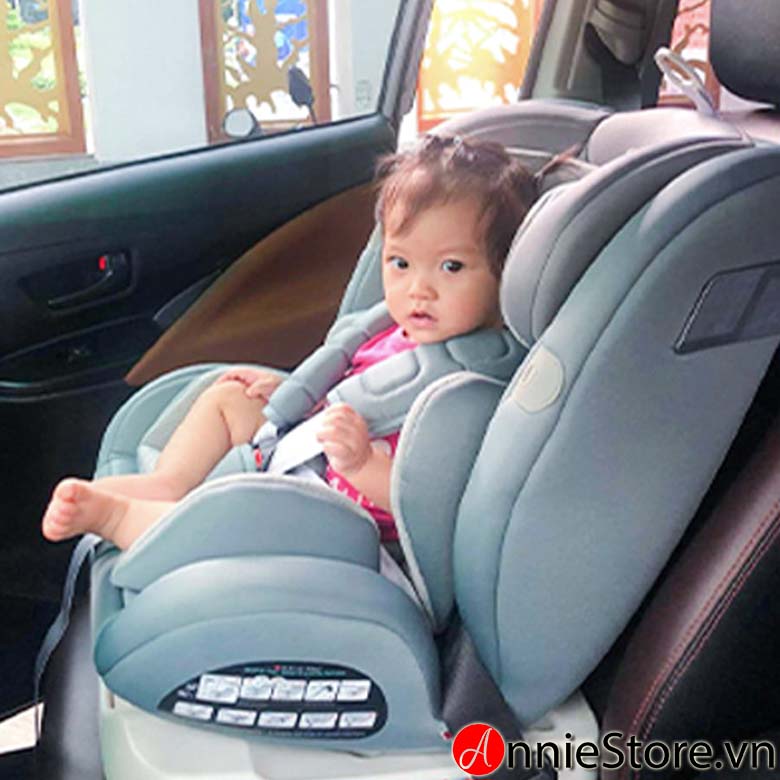 Ghế ngồi trong ô tô cho bé
